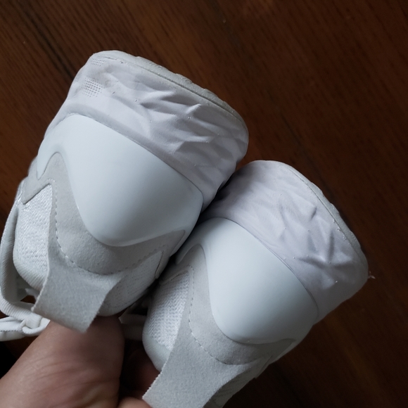 EUC New Balance Women's Fresh Foam Tempo V1 Running Shoe - Picture 9 of 11